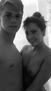 Junges Paar Sexy Nackt Selfie Schwarzweiss